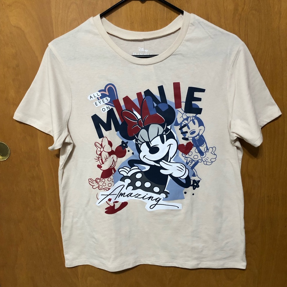 NWT Disney Minnie Mouse Women’s Short Sleeve Brazilian Sand Graphic Tee S - Picture 9 of 9